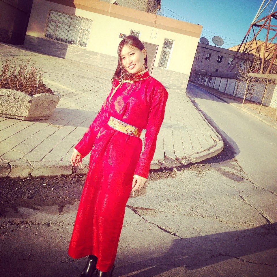 Хөтлөгч Одгэрэлийн сар шинийн гоёл